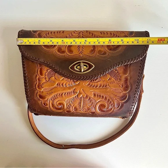 Vintage Hand-tooled Leather Shoulder Bag - Picture 7 of 9